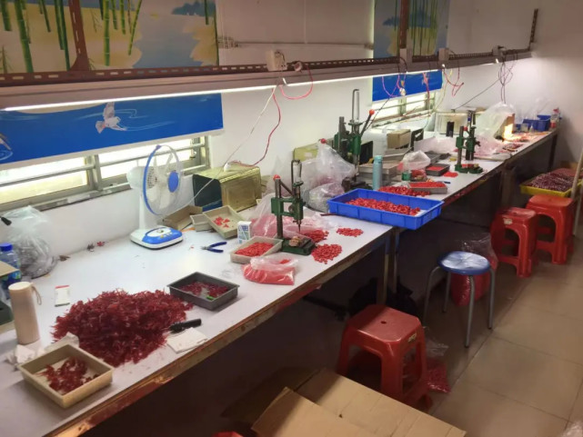 假冒奧特曼賣了400多萬(wàn)!制假窩點(diǎn)竟是&ldquo;內(nèi)鬼&rdquo;開的